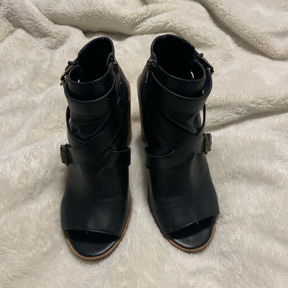 Dolce Vita Stacked Peep Toe Heels - Picture 2 of 4